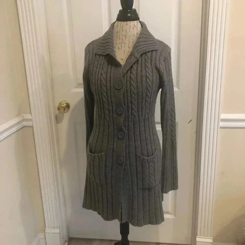 - Kim Rodgers - gray cardigan women’s sz med